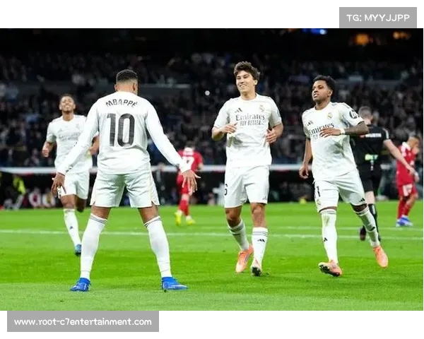 “皇马下半场点球破僵，姆巴佩冷静施射锁定胜局”